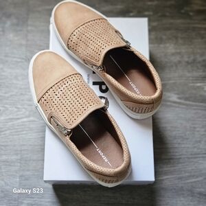 Report Alexa Slip On Sneakers Flat Shoes In Nude Womens 8.5